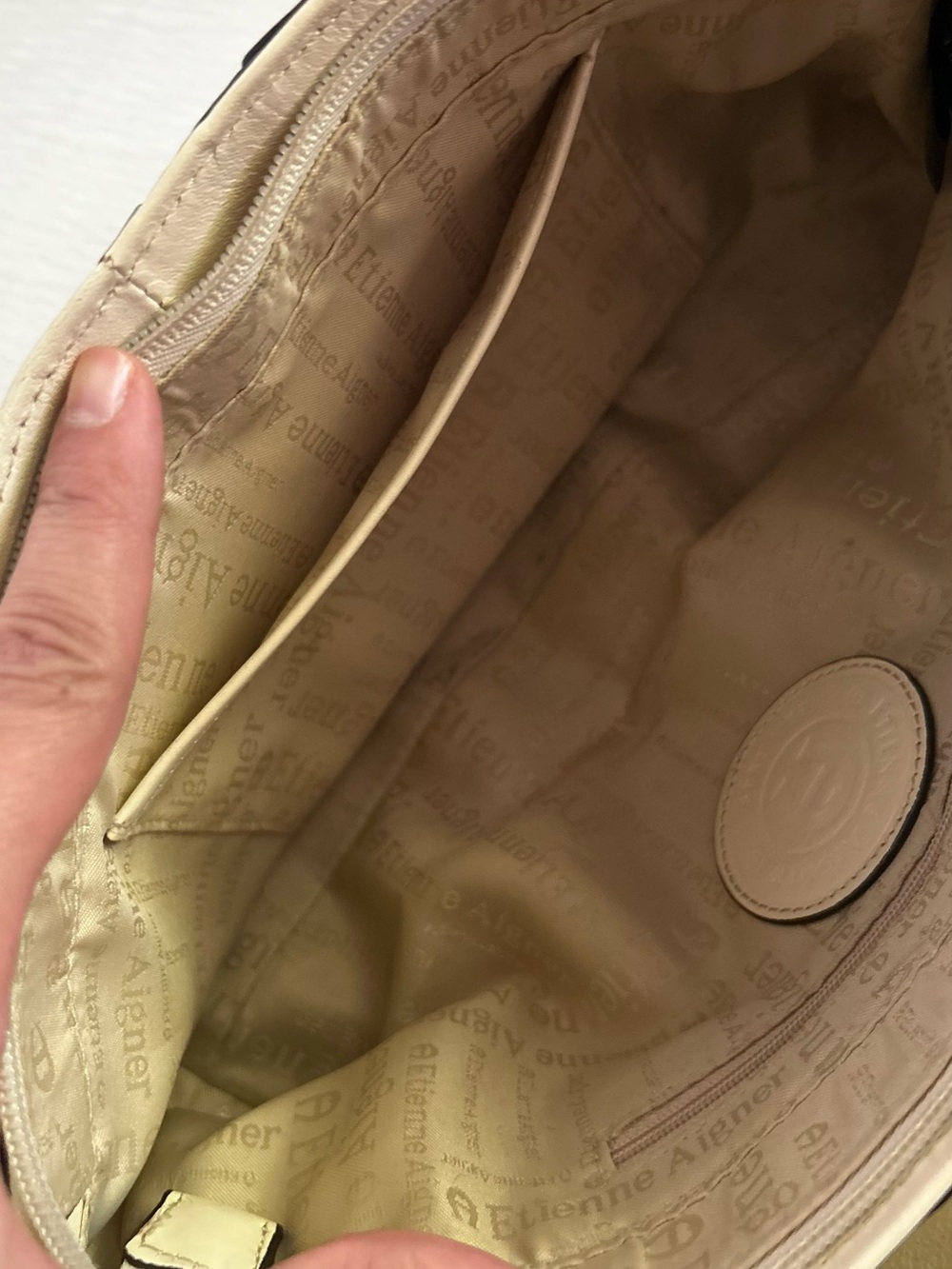 Vintage Etienne Aigner Cream Shoulder Bag - Hard to find. - Picture 7 of 11